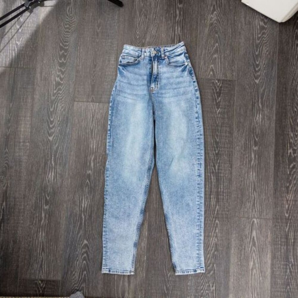 Divided Light Blue Denim Mom Jeans 0